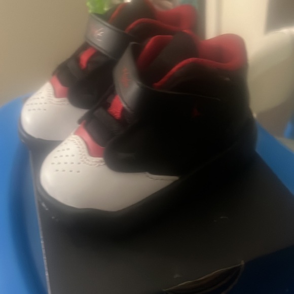 Size 4C - Picture 2 of 2